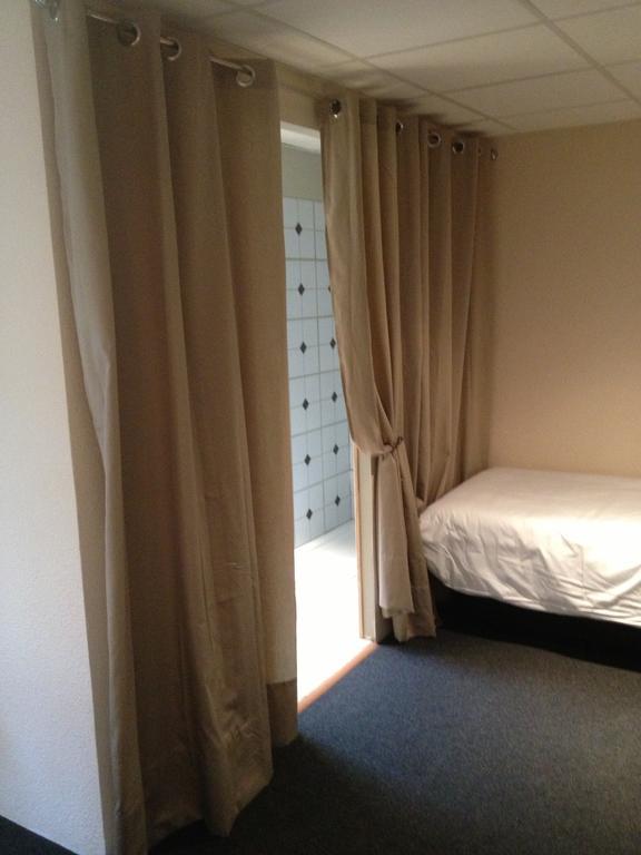 Les 4 Vallees Hotel Albertville Room photo