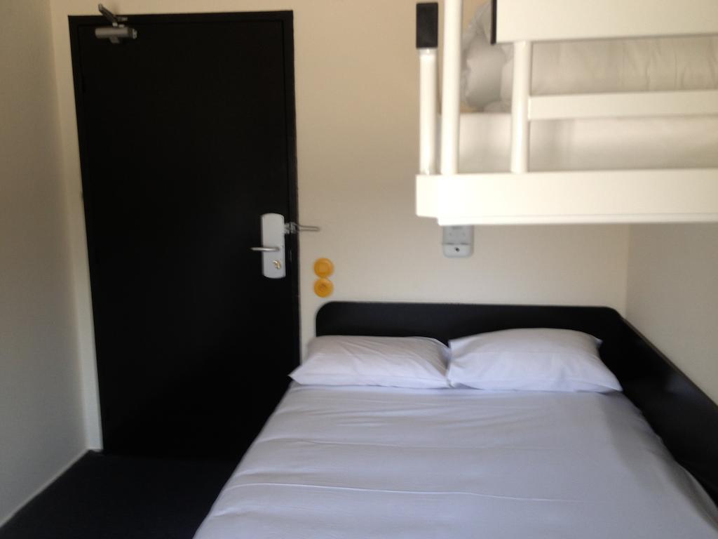 Les 4 Vallees Hotel Albertville Room photo