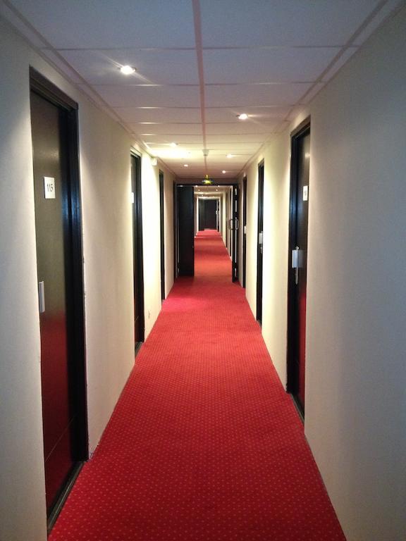 Les 4 Vallees Hotel Albertville Exterior photo