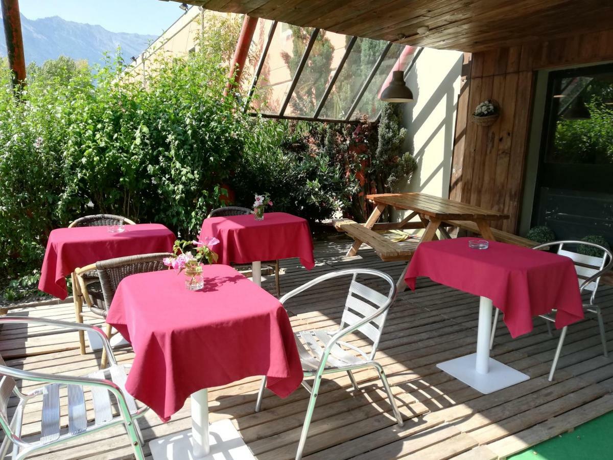 Les 4 Vallees Hotel Albertville Exterior photo